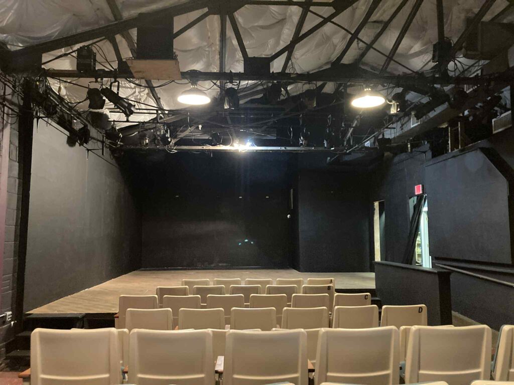 Seat H4 
(Second Elevated Level)